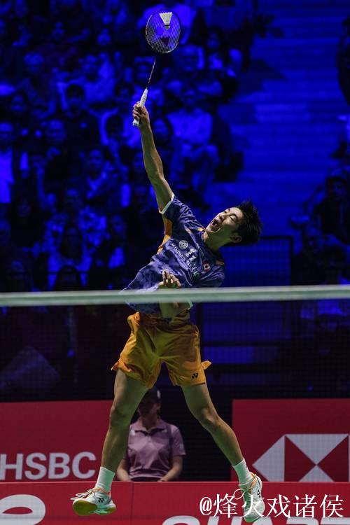 羽联总决赛:石宇奇两局完胜奈良冈功大,成功晋级 羽联总决赛:石宇奇两局完胜奈良冈功大,成功晋级